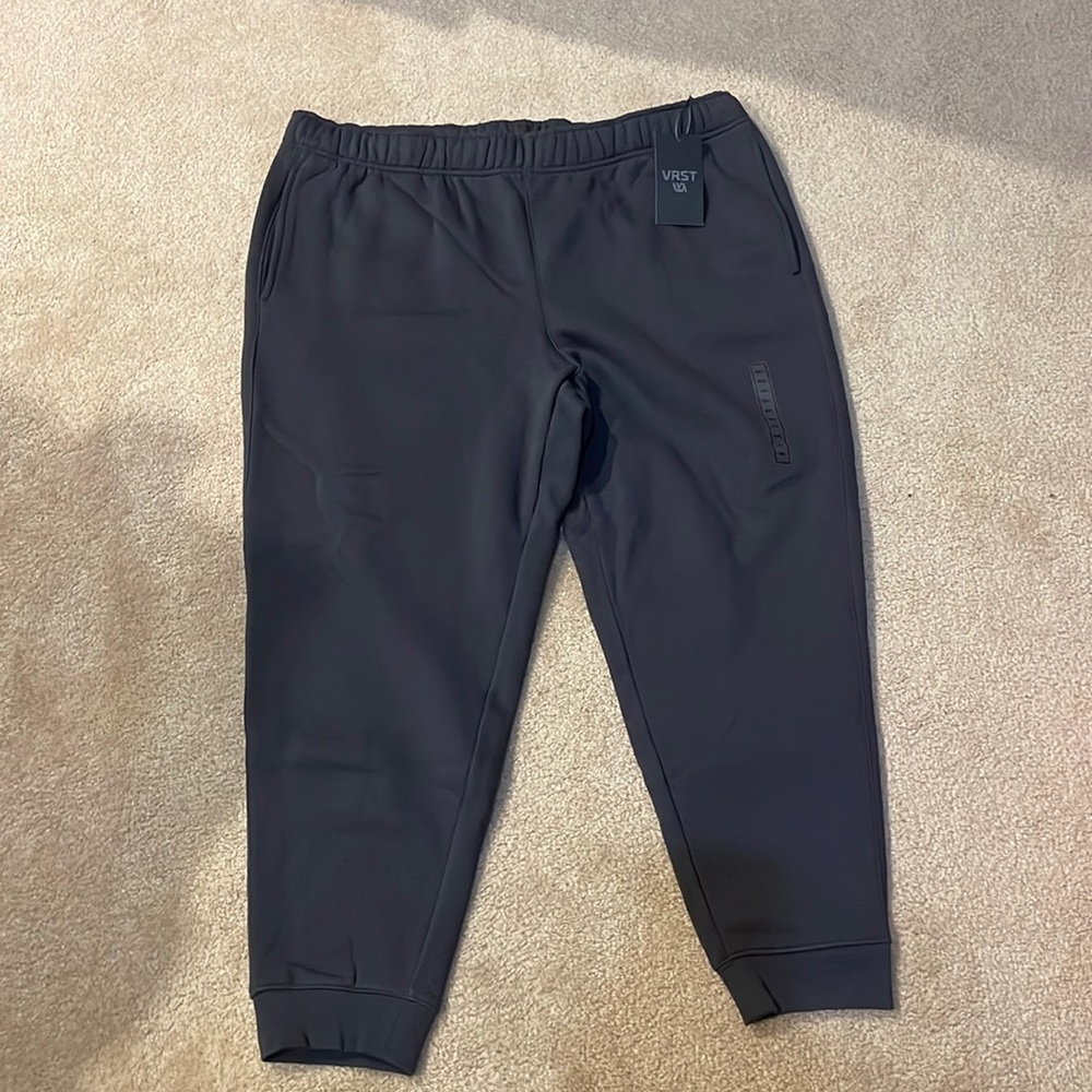 Men’s VRST Graphic Charcoal Fleece Jogger  NWT Size 2X
